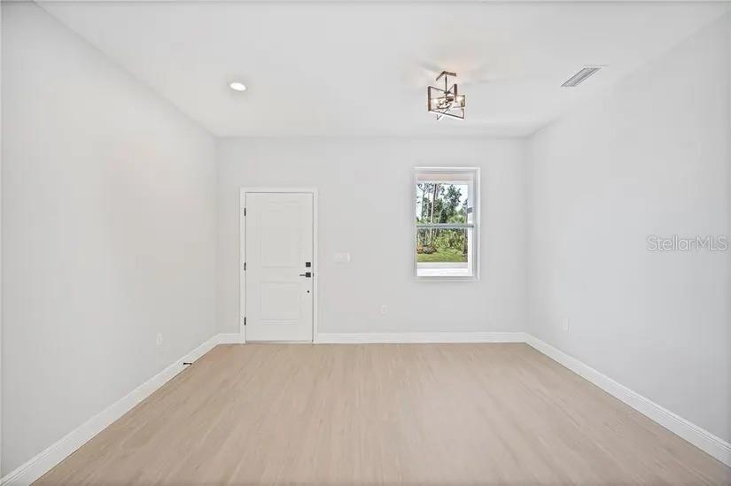 Image 6 of 13 For 17197 Russell Avenue