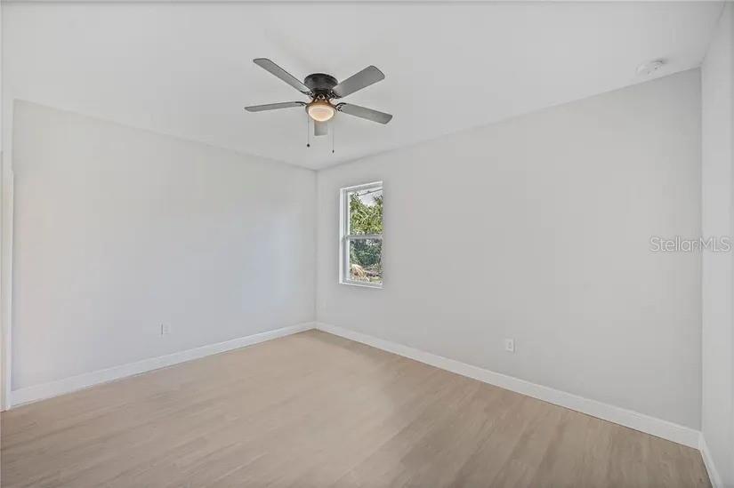 Image 8 of 13 For 17197 Russell Avenue