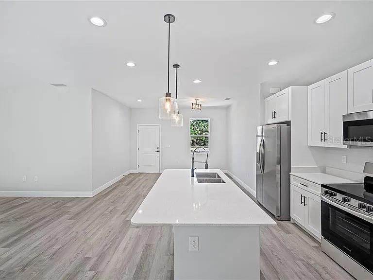 Image 10 of 14 For 16218 Chamberlain Boulevard
