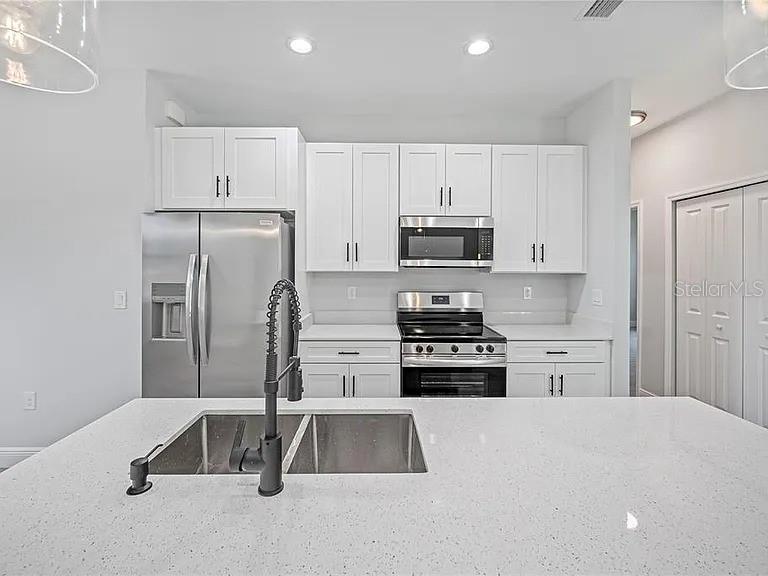 Image 12 of 14 For 16218 Chamberlain Boulevard