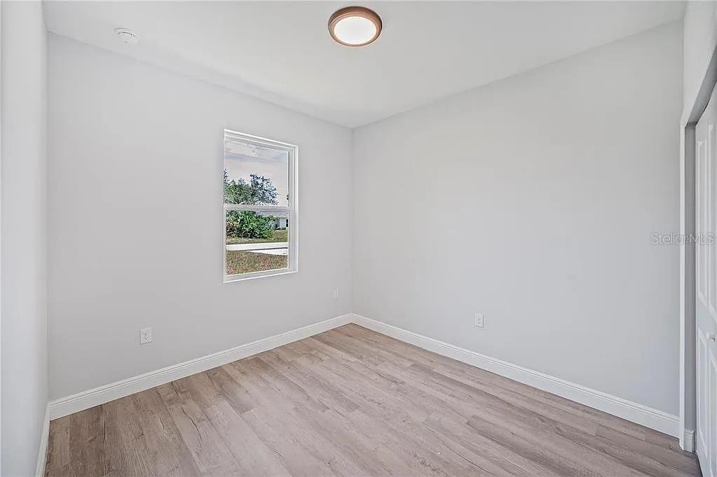 Image 13 of 14 For 16218 Chamberlain Boulevard
