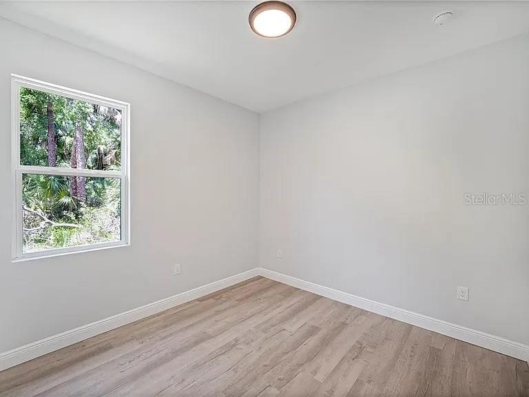 Image 5 of 14 For 16218 Chamberlain Boulevard