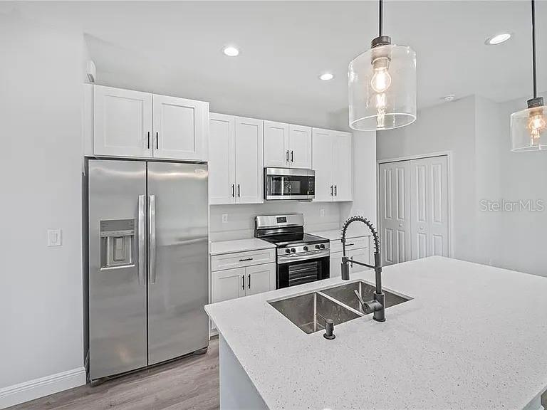 Image 8 of 14 For 16218 Chamberlain Boulevard
