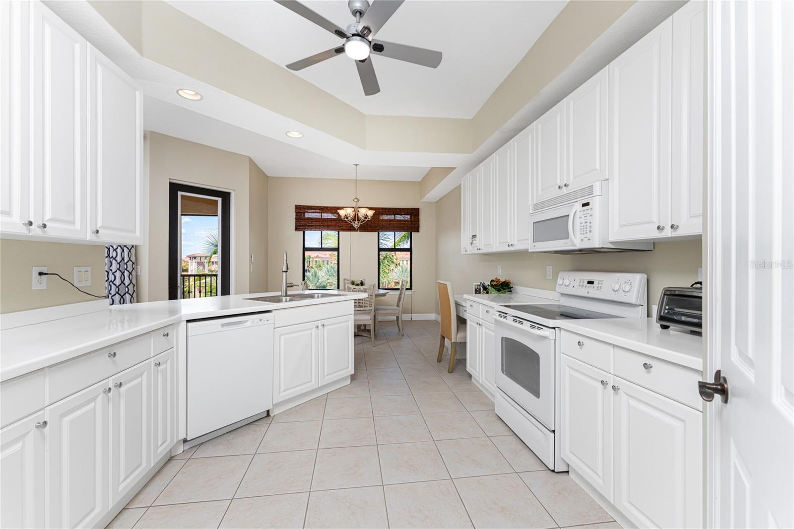 Image 8 of 78 For 97 Vivante Boulevard 404