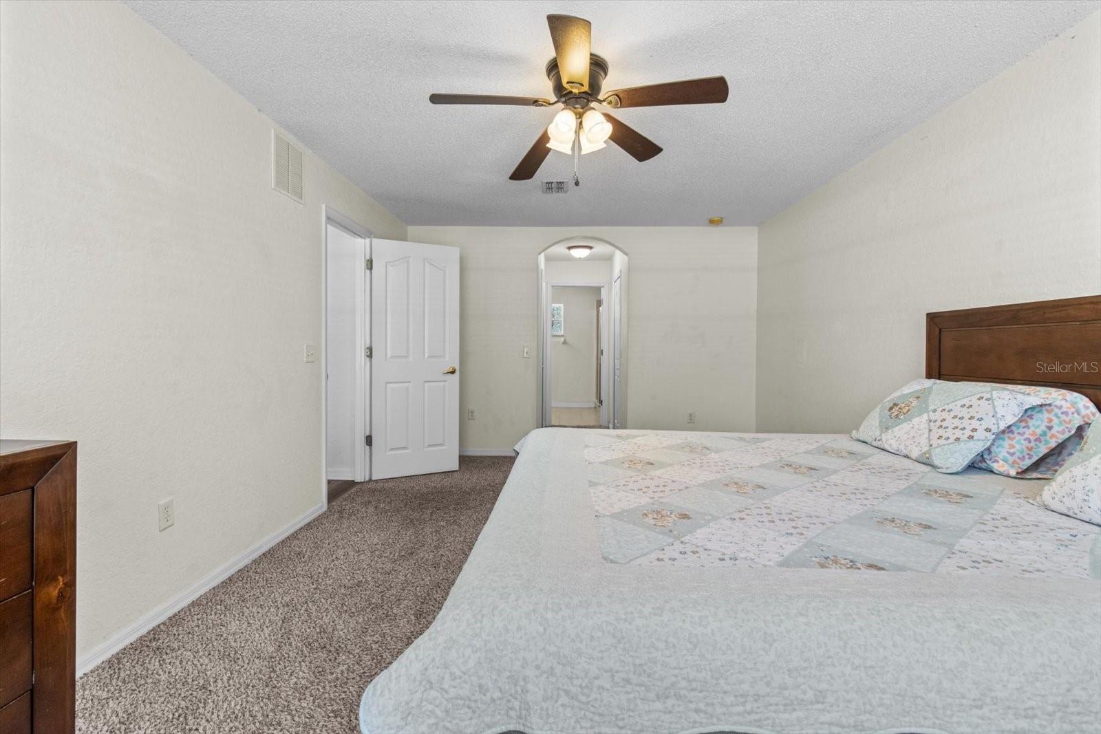 Listing photo id 15 for 16038 Malden Road