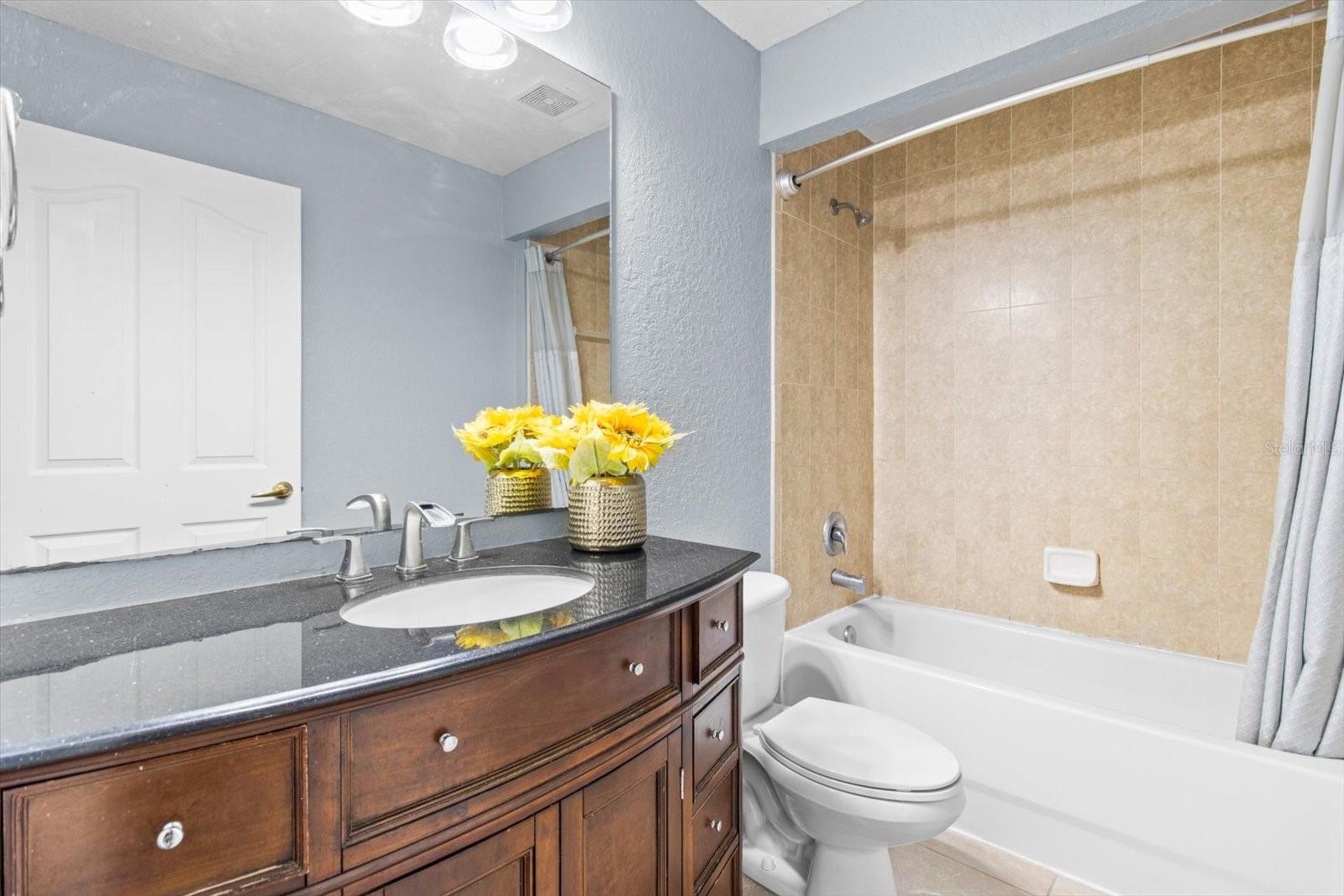 Listing photo id 16 for 16038 Malden Road