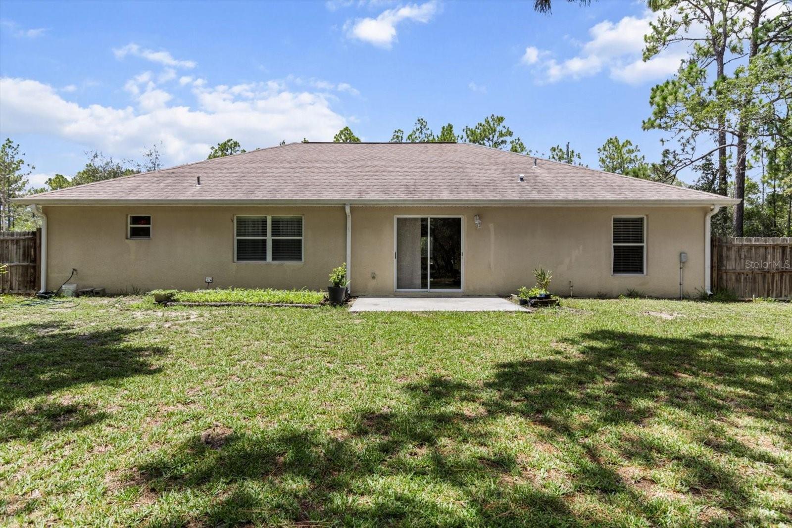 Listing photo id 25 for 16038 Malden Road