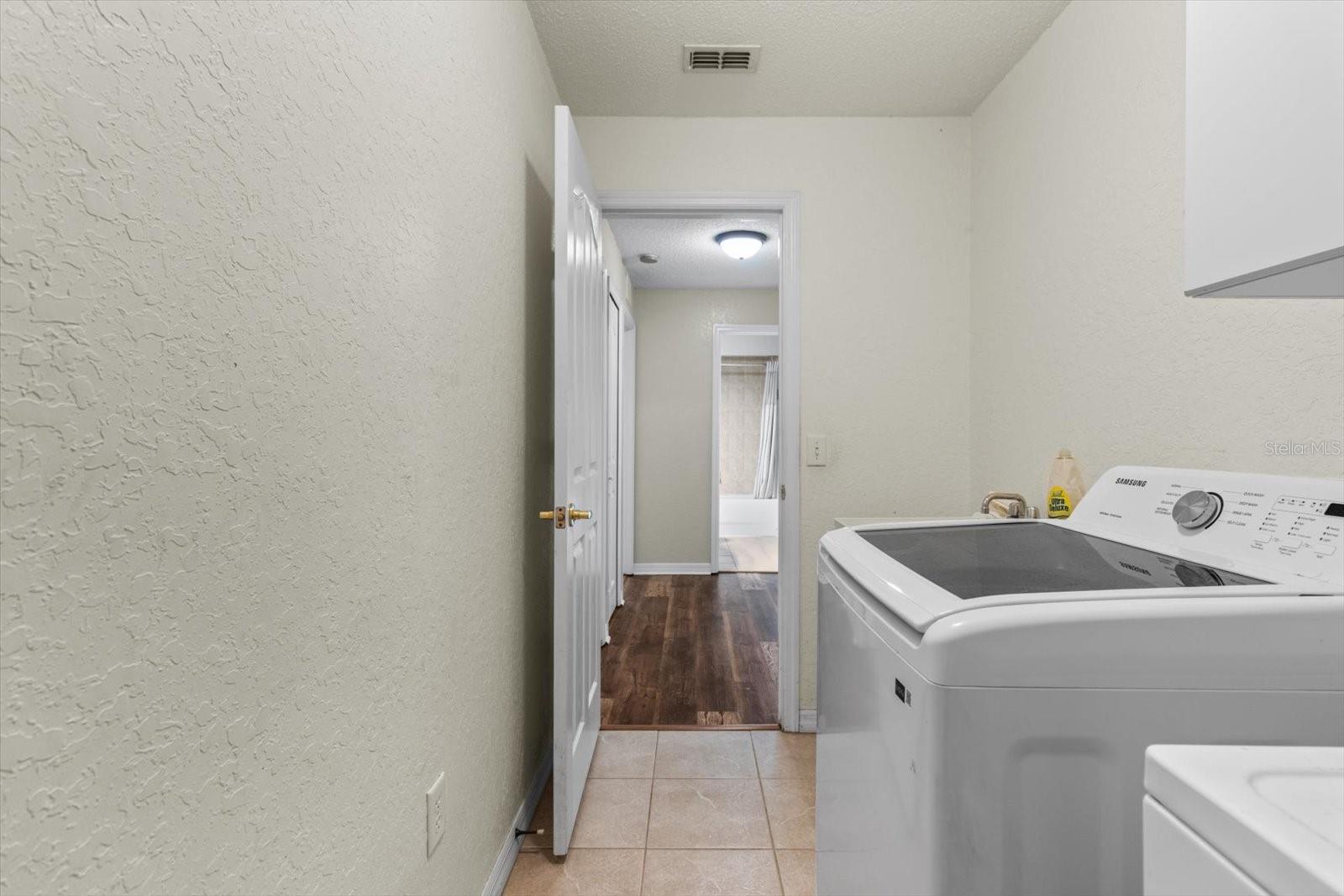 Listing photo id 26 for 16038 Malden Road