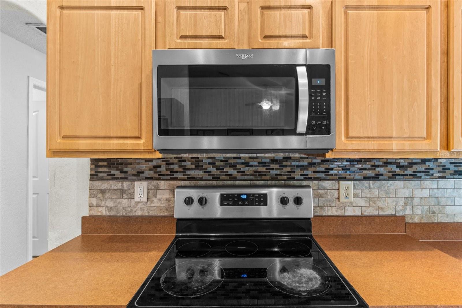 Listing photo id 5 for 16038 Malden Road