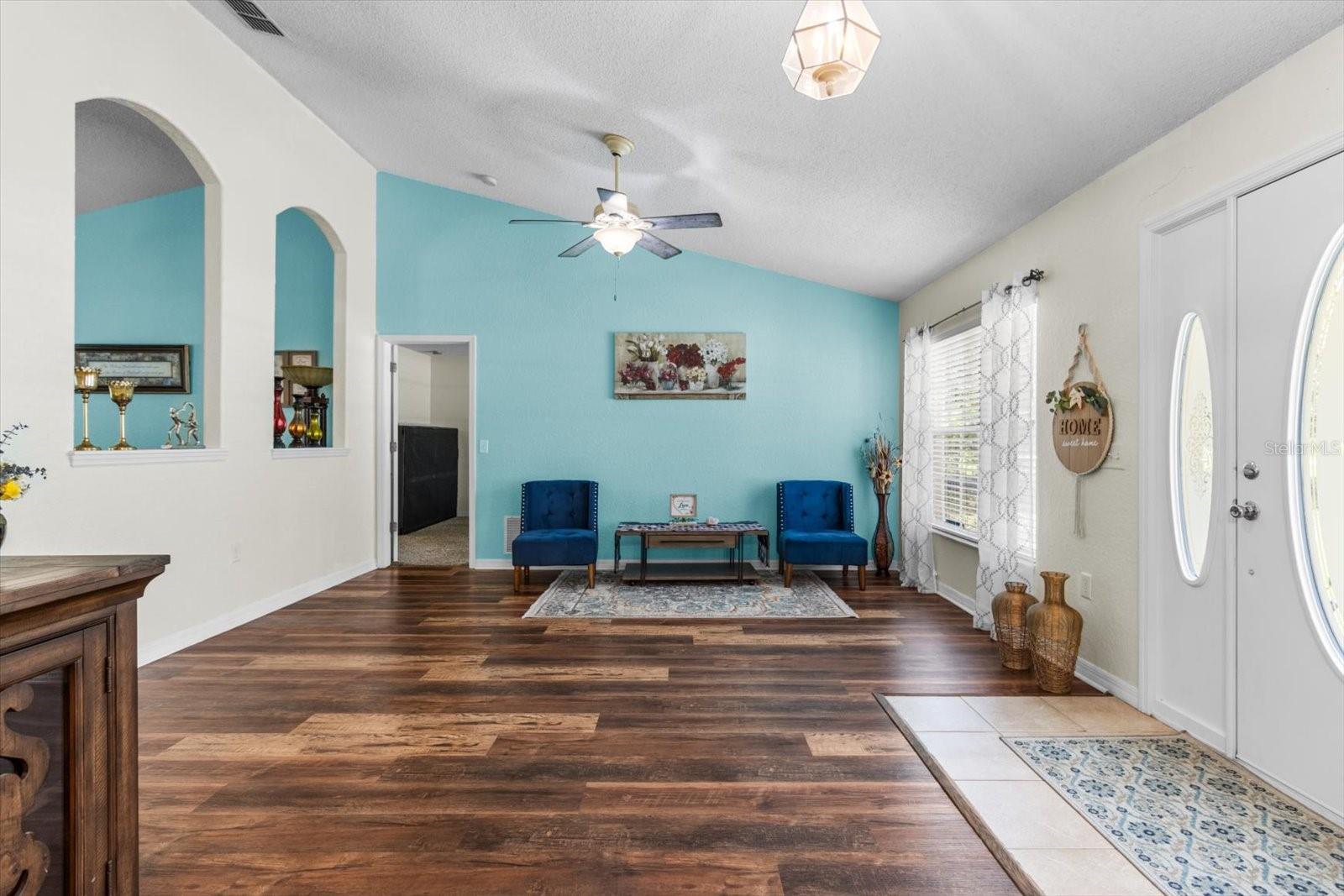 Listing photo id 7 for 16038 Malden Road