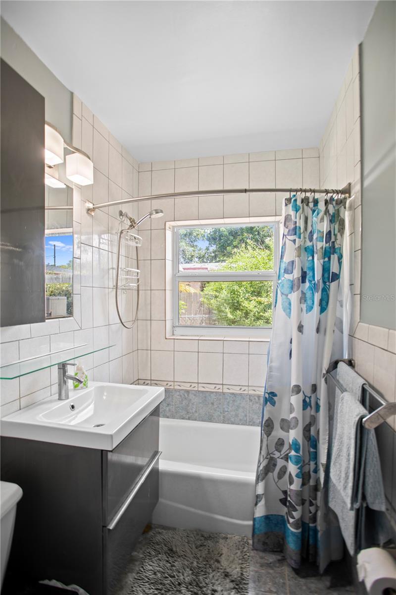 Image 43 of 49 For 917 26th Avenue