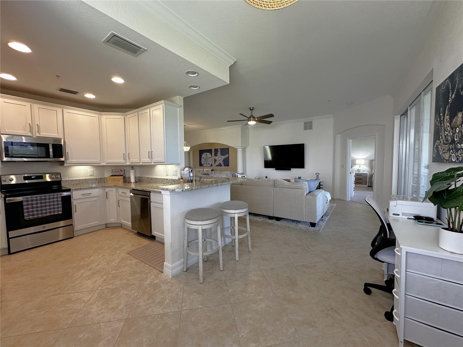 Image 7 of 53 For 14073 Black Beauty Drive 1012
