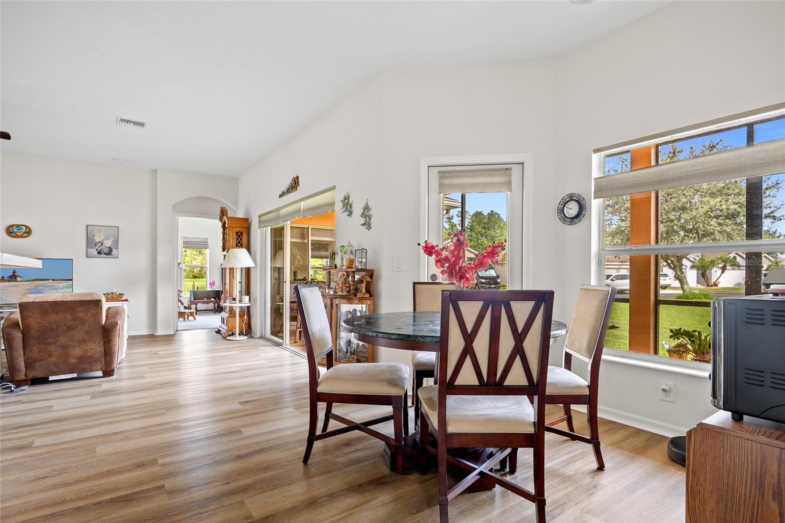 Image 10 of 36 For 2860 Suncoast Lakes Boulevard