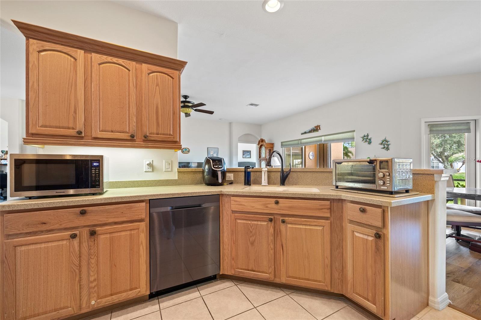 Image 13 of 36 For 2860 Suncoast Lakes Boulevard