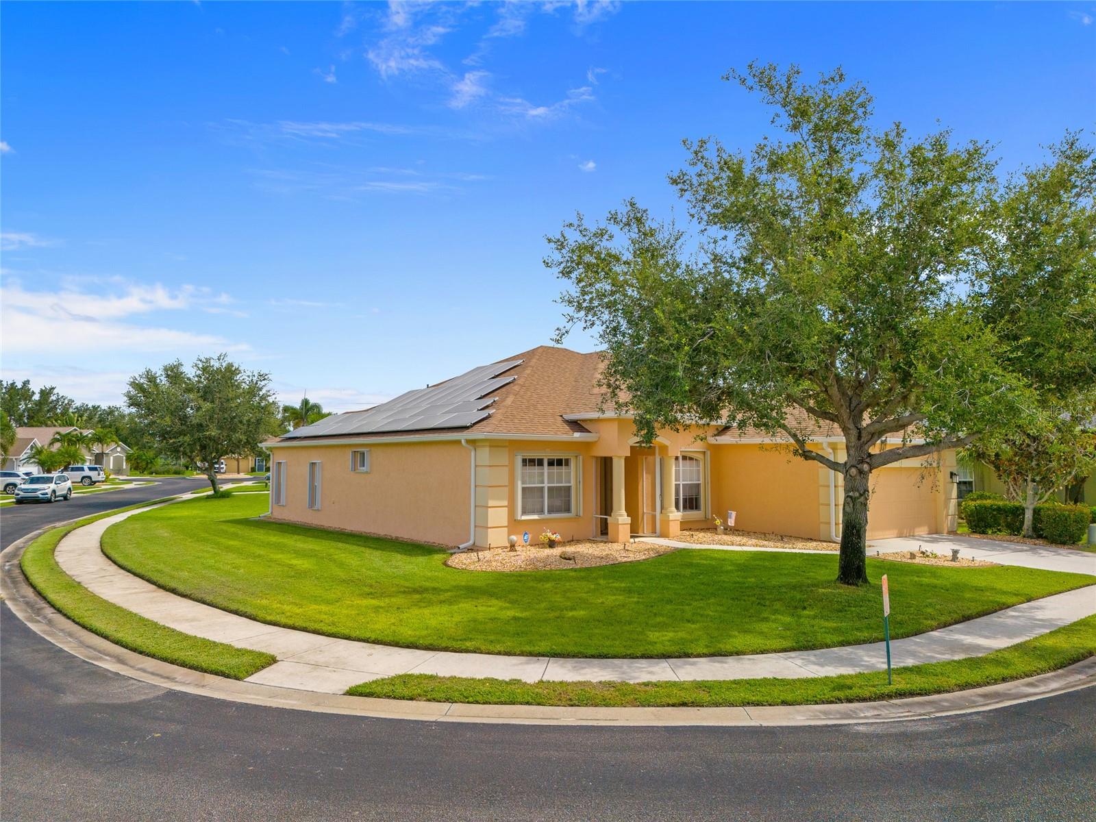 Image 25 of 36 For 2860 Suncoast Lakes Boulevard
