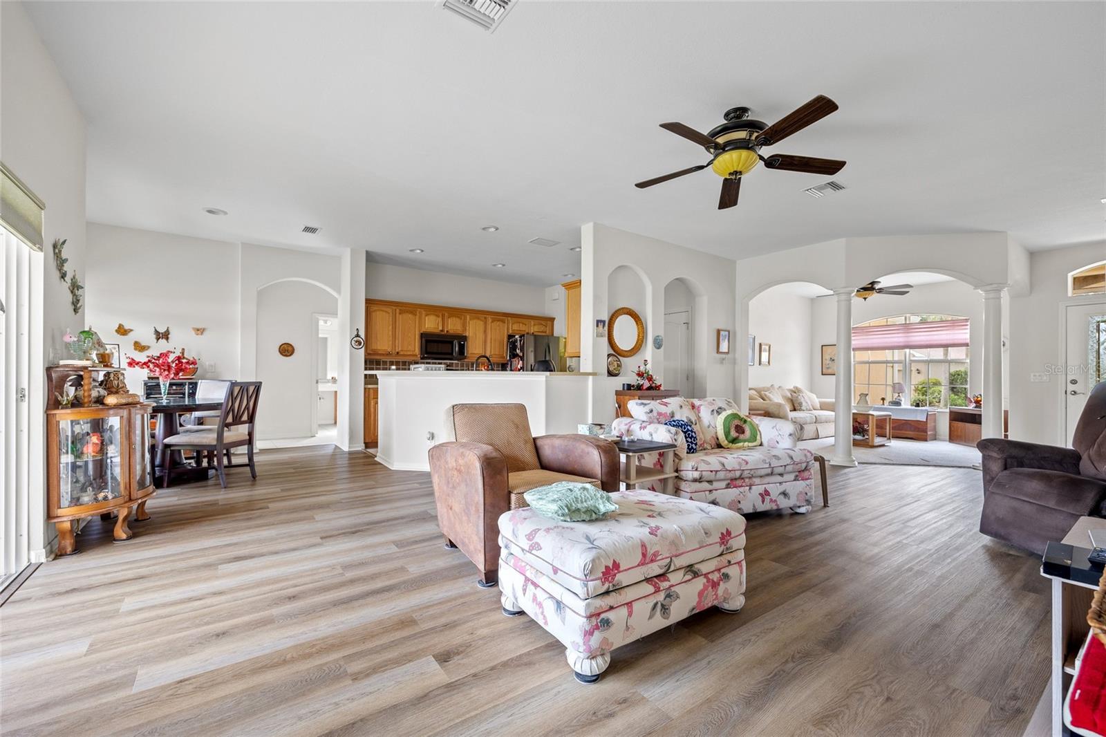 Image 9 of 36 For 2860 Suncoast Lakes Boulevard