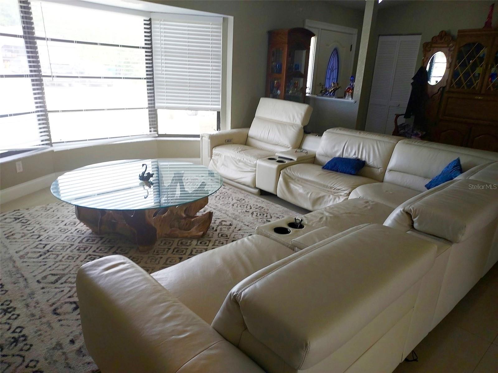 Image 13 of 50 For 957 Chevy Chase Street