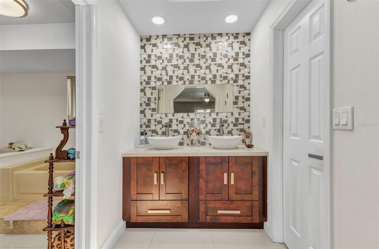 Image 27 of 50 For 957 Chevy Chase Street