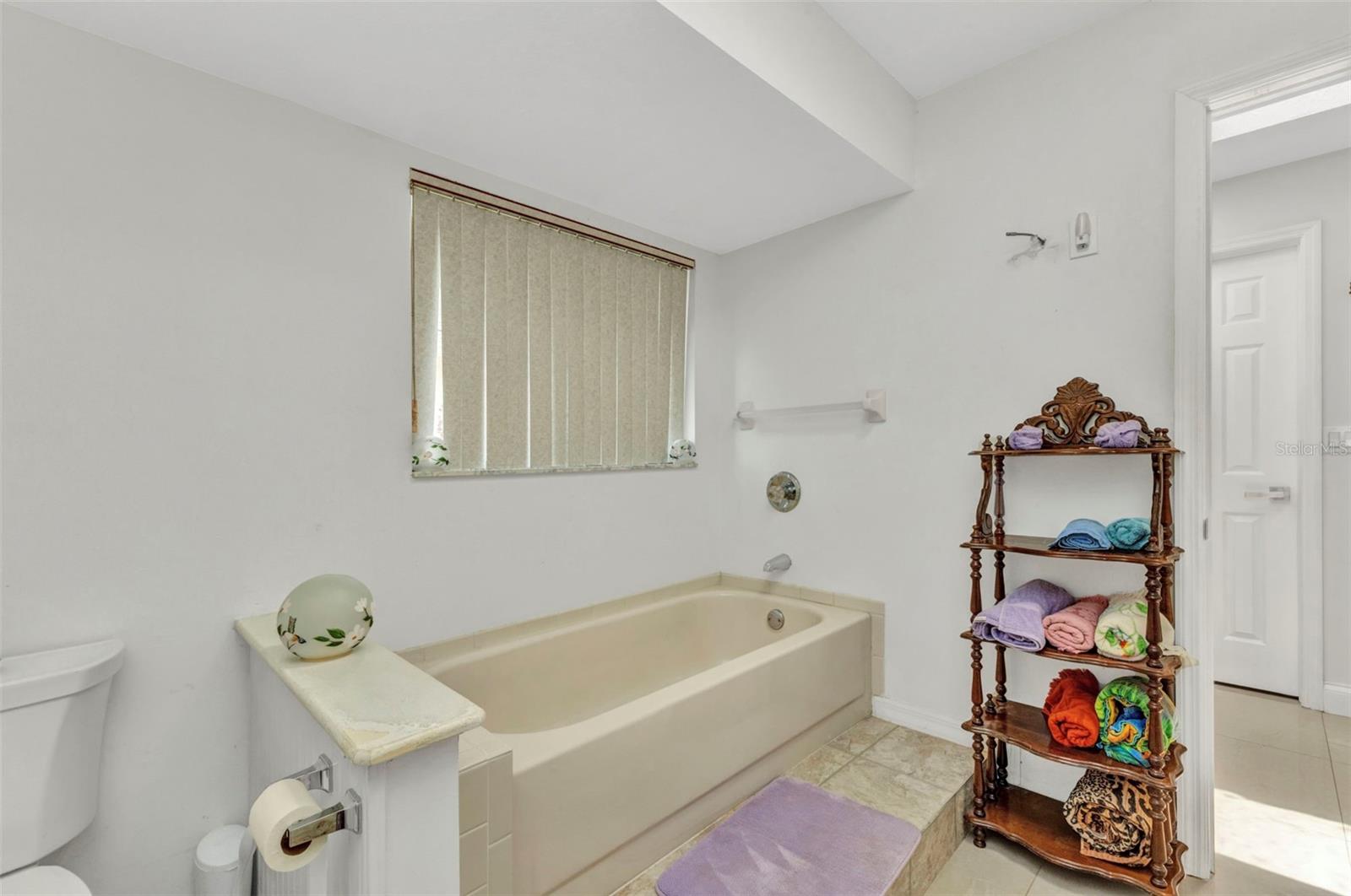 Image 29 of 50 For 957 Chevy Chase Street