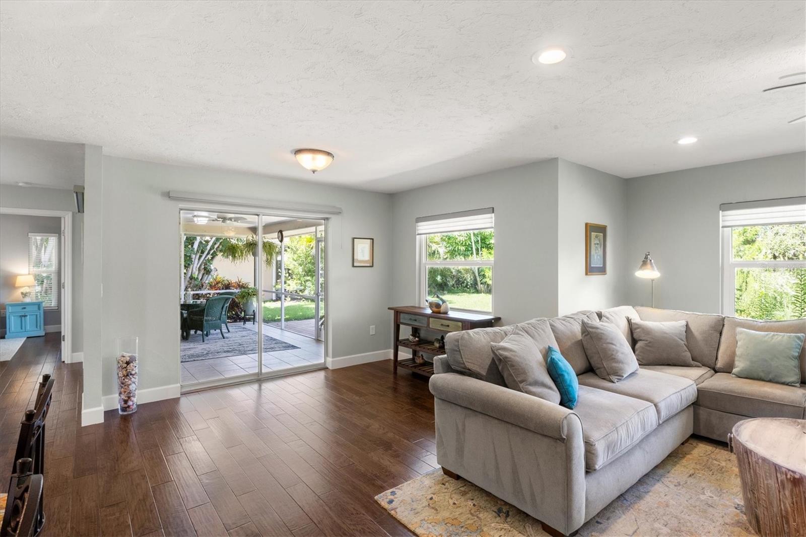 Image 15 of 49 For 395 Rossetti Drive