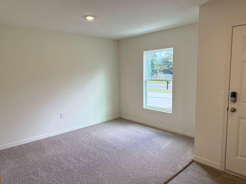 Listing photo id 12 for 5718 Decarlo Drive