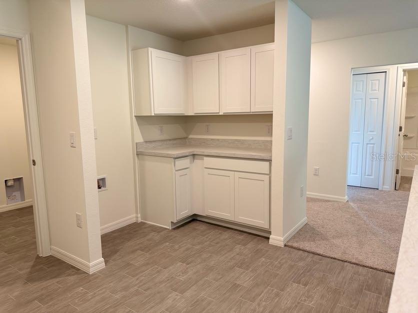 Listing photo id 5 for 5718 Decarlo Drive