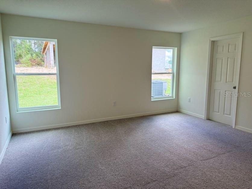 Listing photo id 6 for 5718 Decarlo Drive