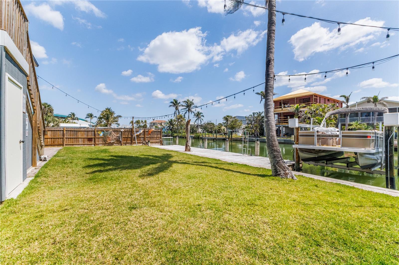Listing photo id 8 for 340 Crescent Street