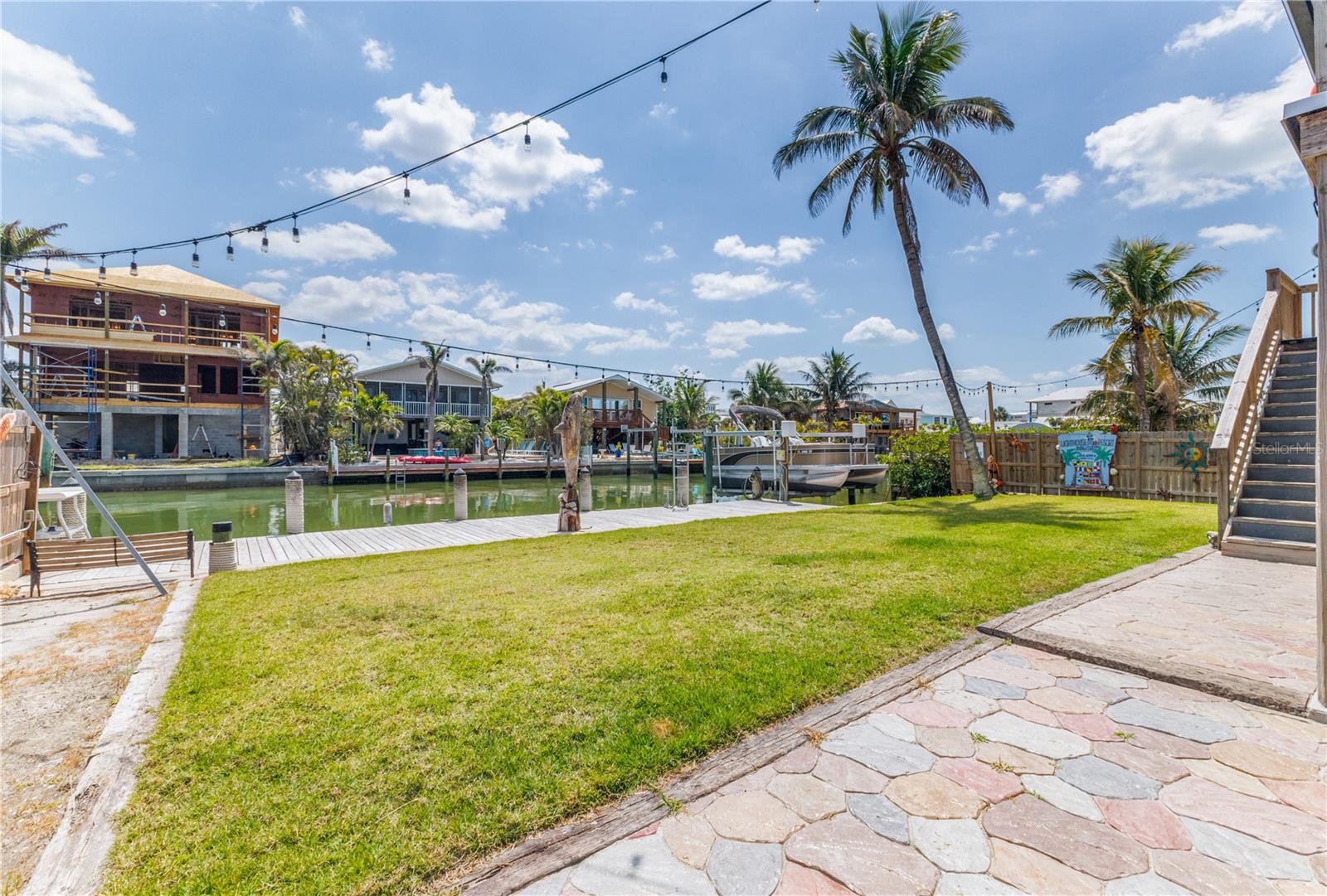 Listing photo id 7 for 340 Crescent Street