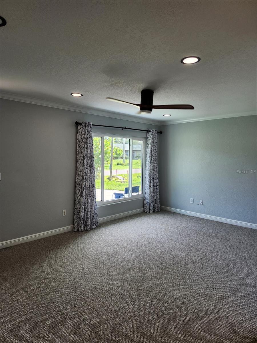 Image 4 of 32 For 18505 Satsuma Avenue