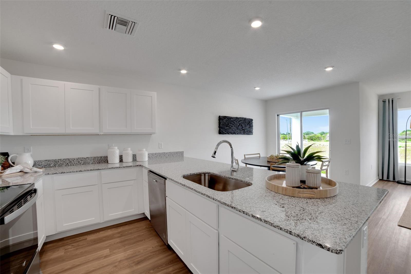 Image 11 of 25 For 1038 Ambleside Drive