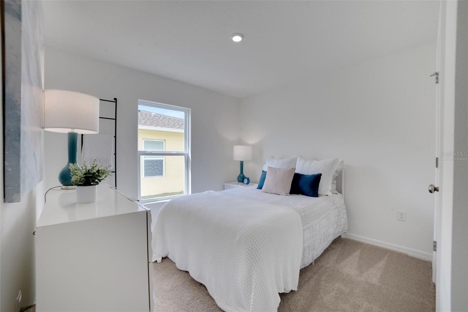 Image 13 of 25 For 1038 Ambleside Drive