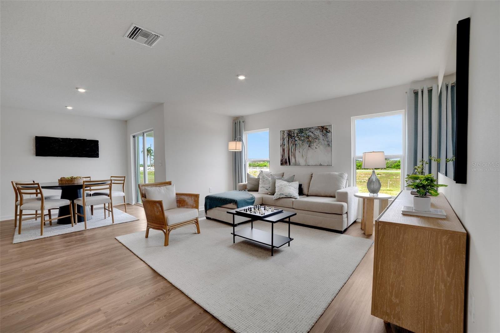 Image 5 of 25 For 1038 Ambleside Drive