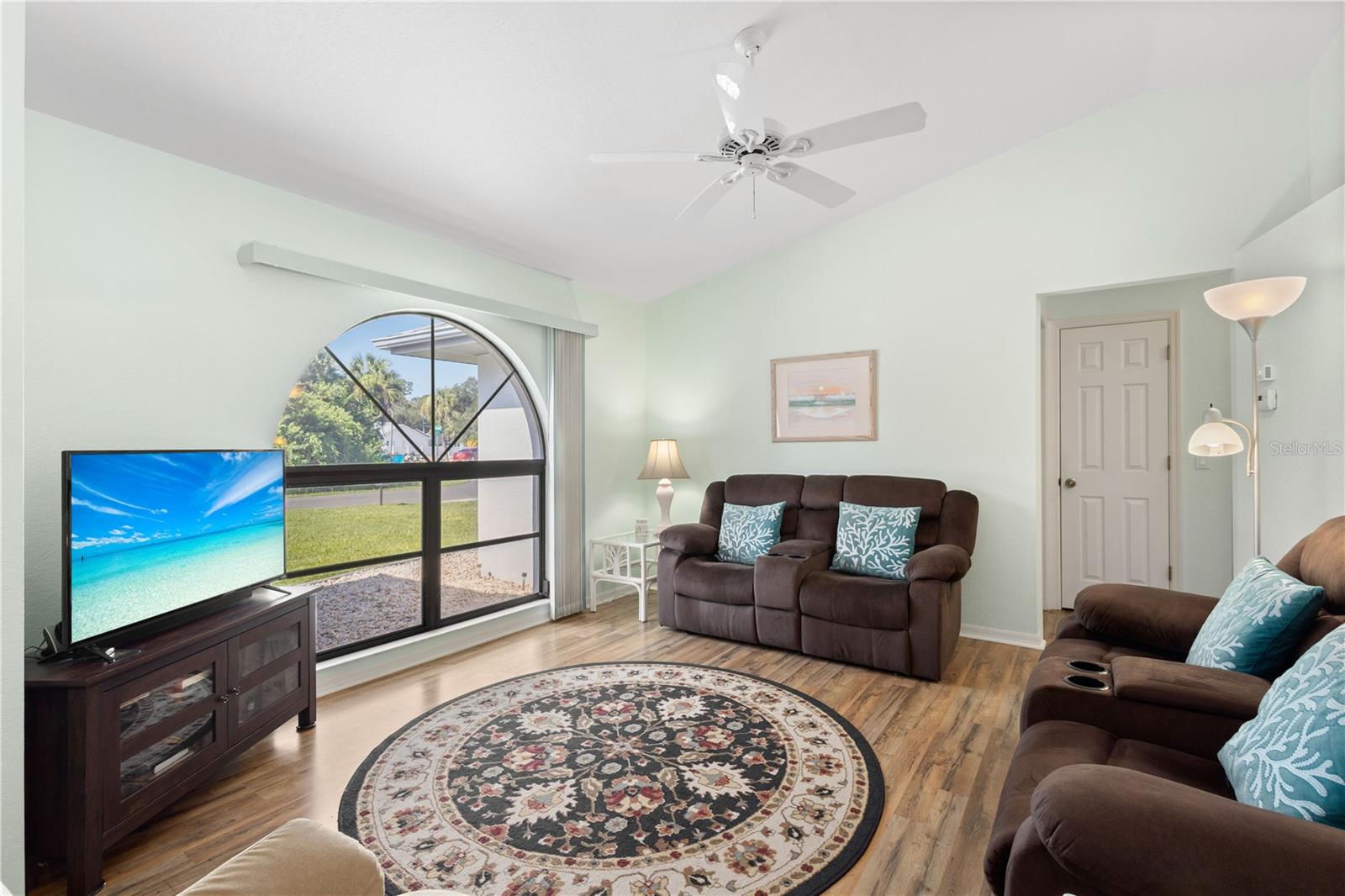 Image 4 of 33 For 18314 Koala Avenue