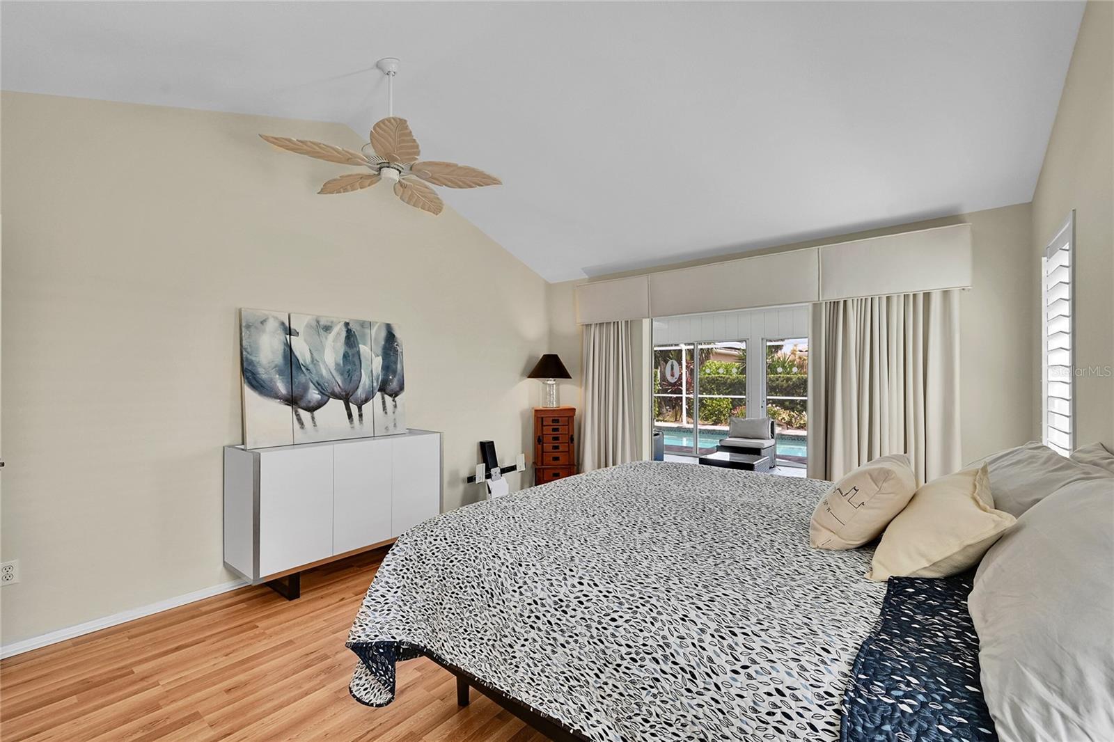 Image 16 of 41 For 1569 Waterford Drive