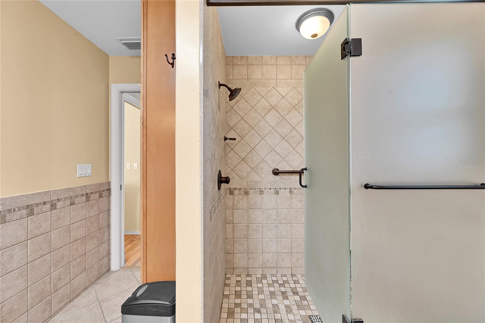 Image 18 of 41 For 1569 Waterford Drive