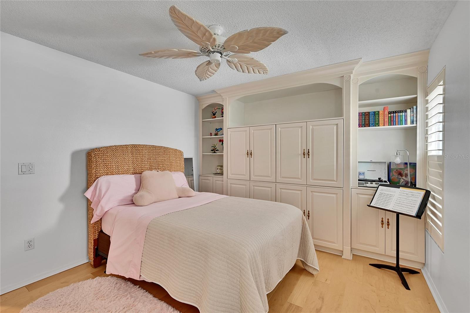 Image 21 of 41 For 1569 Waterford Drive