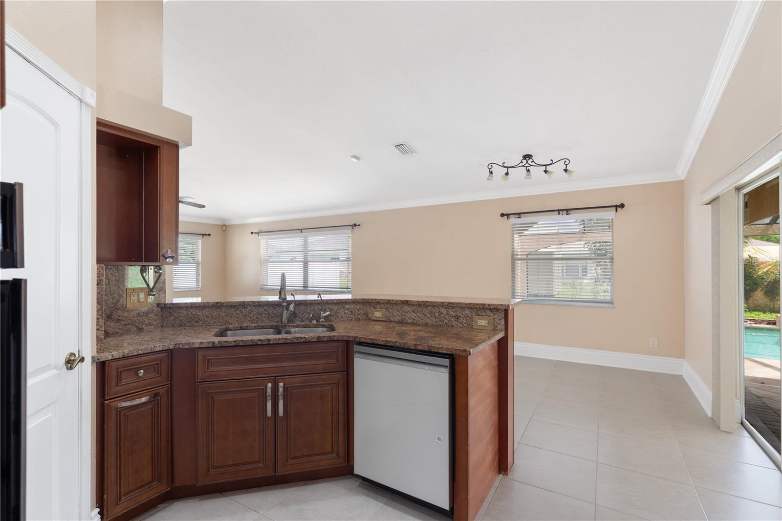 Image 10 of 41 For 329 9th Street