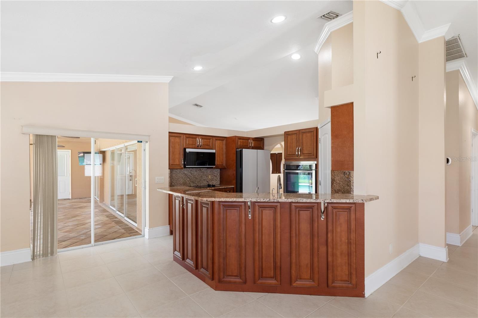 Image 15 of 41 For 329 9th Street
