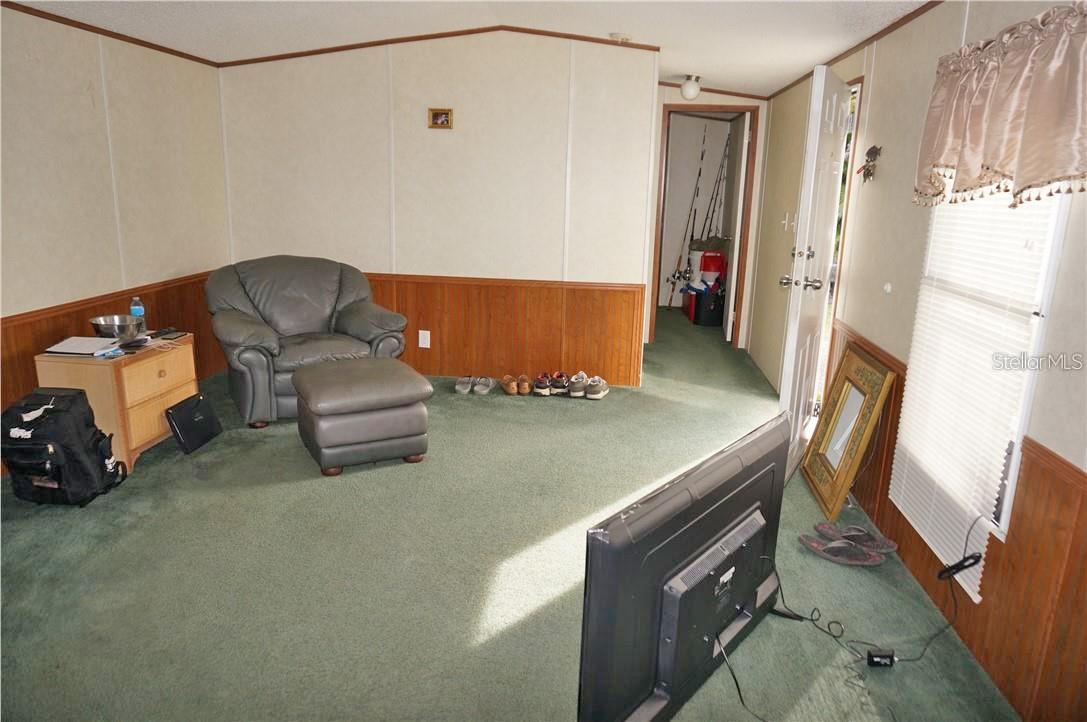 Image 3 of 27 For 1210 Hickory Avenue