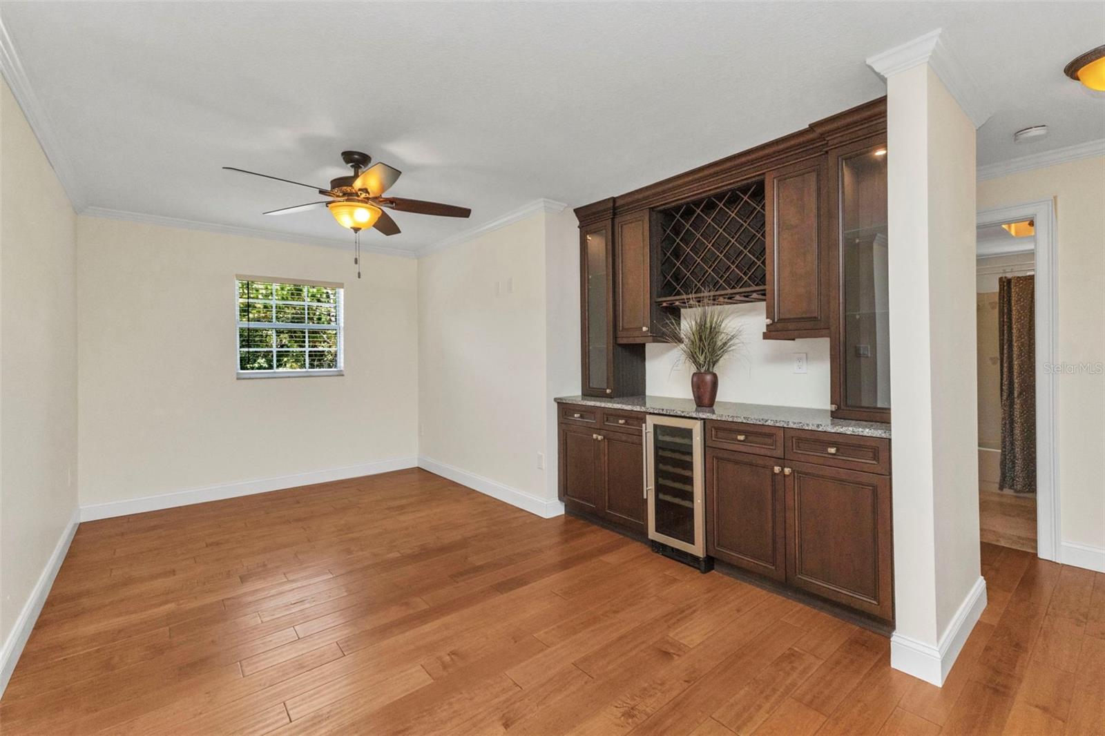 Image 8 of 42 For 334 Macarthur Drive