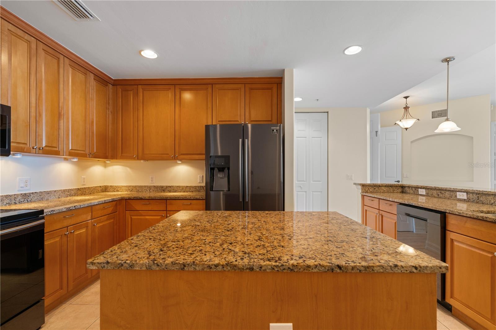 Image 10 of 59 For 89 Vivante Boulevard 8942