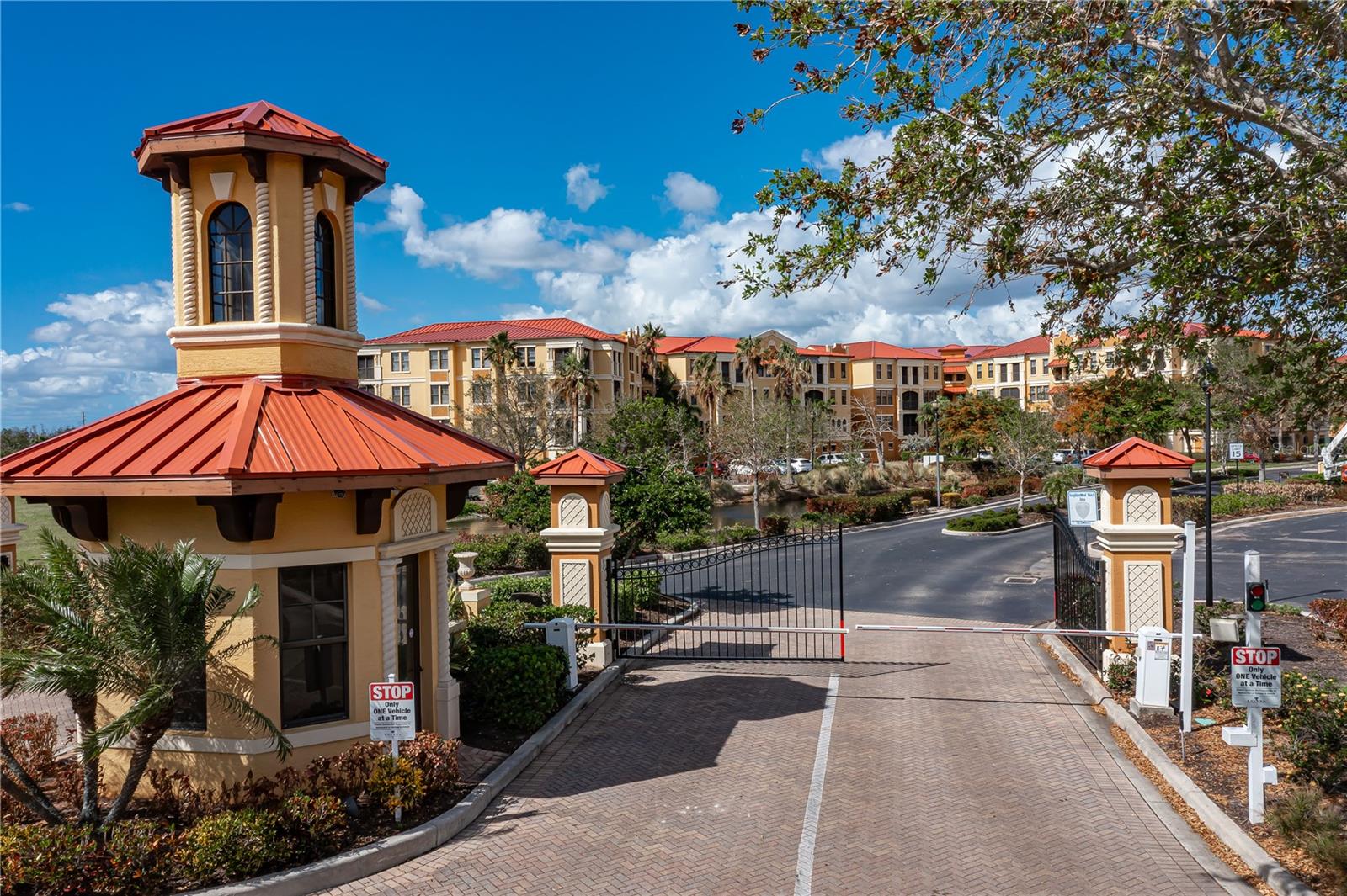 Image 17 of 59 For 89 Vivante Boulevard 8942