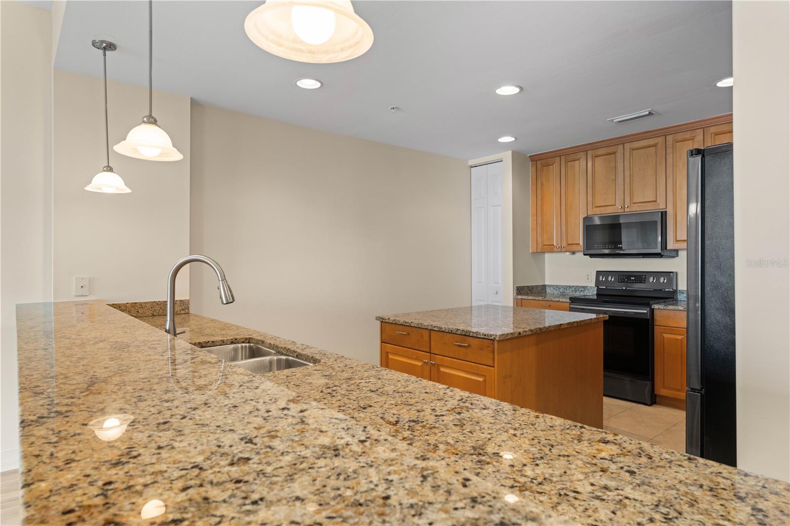 Image 23 of 59 For 89 Vivante Boulevard 8942