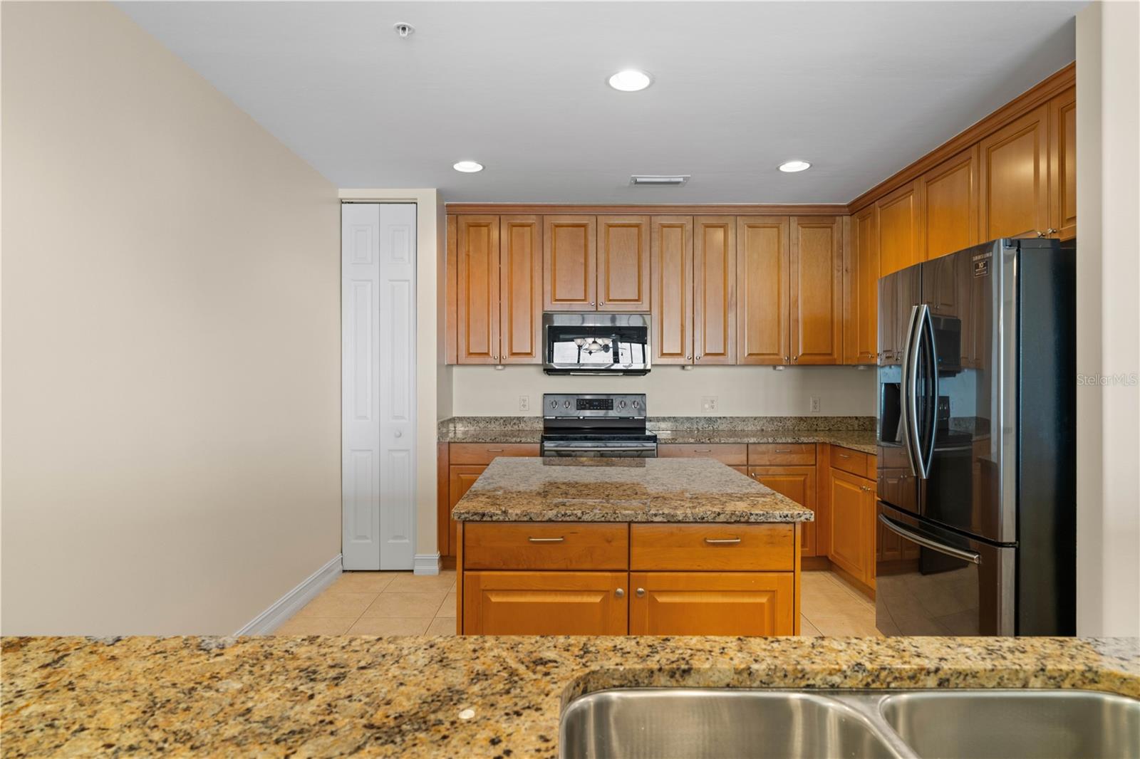 Image 24 of 59 For 89 Vivante Boulevard 8942