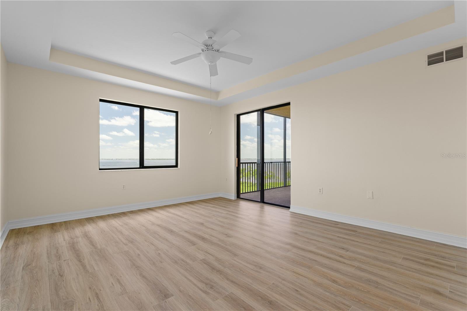 Image 27 of 59 For 89 Vivante Boulevard 8942
