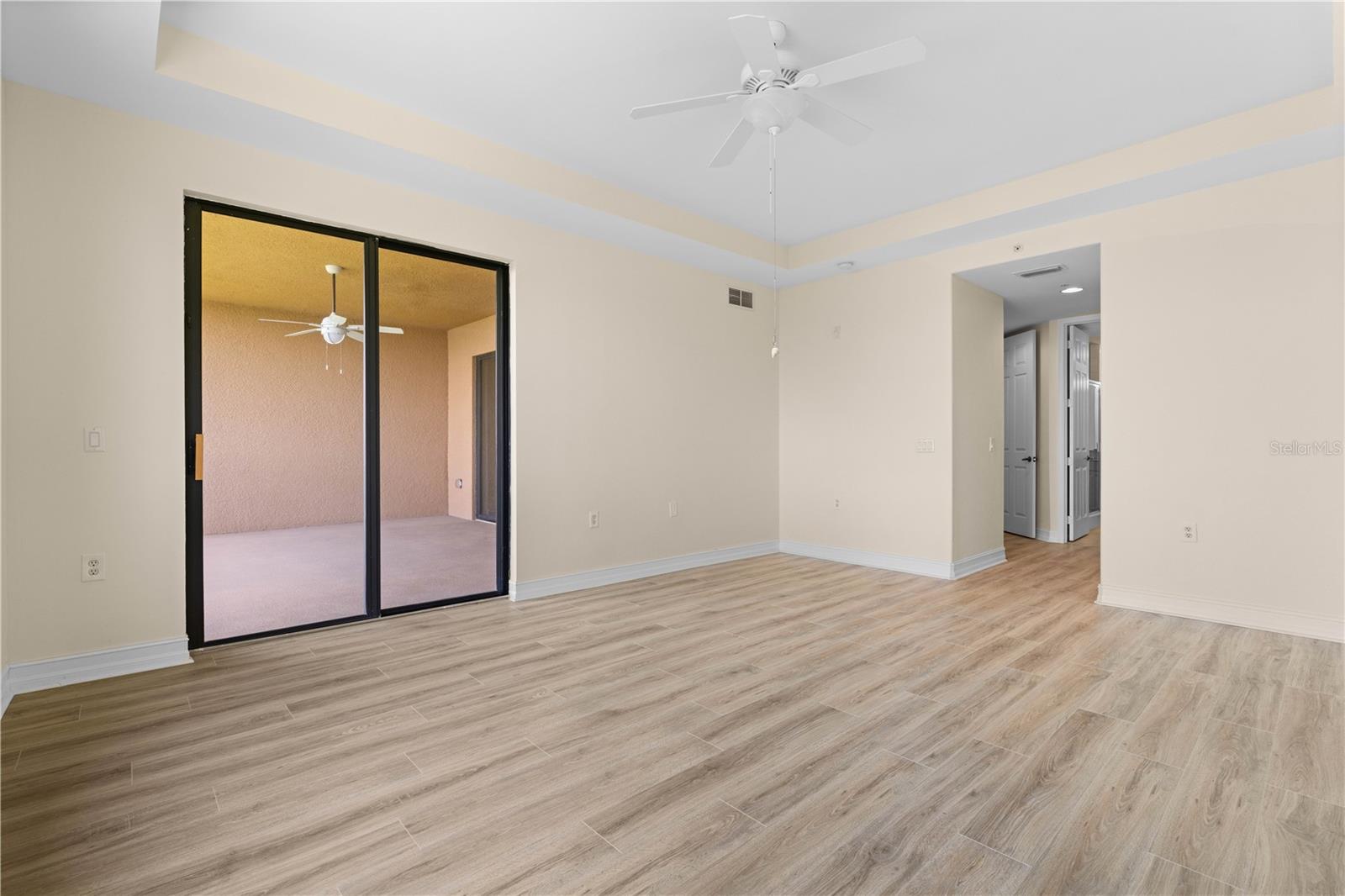 Image 28 of 59 For 89 Vivante Boulevard 8942