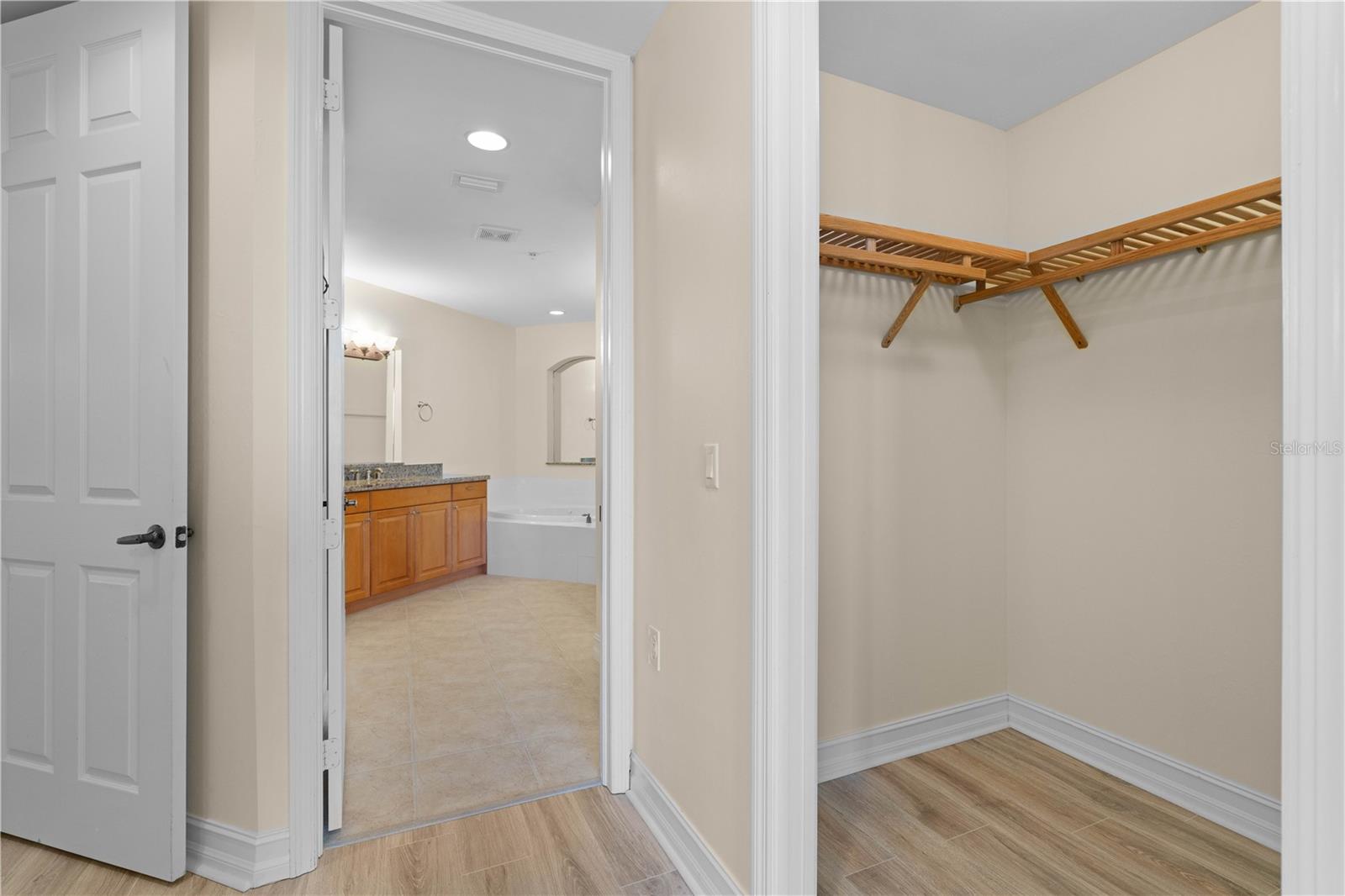 Image 29 of 59 For 89 Vivante Boulevard 8942