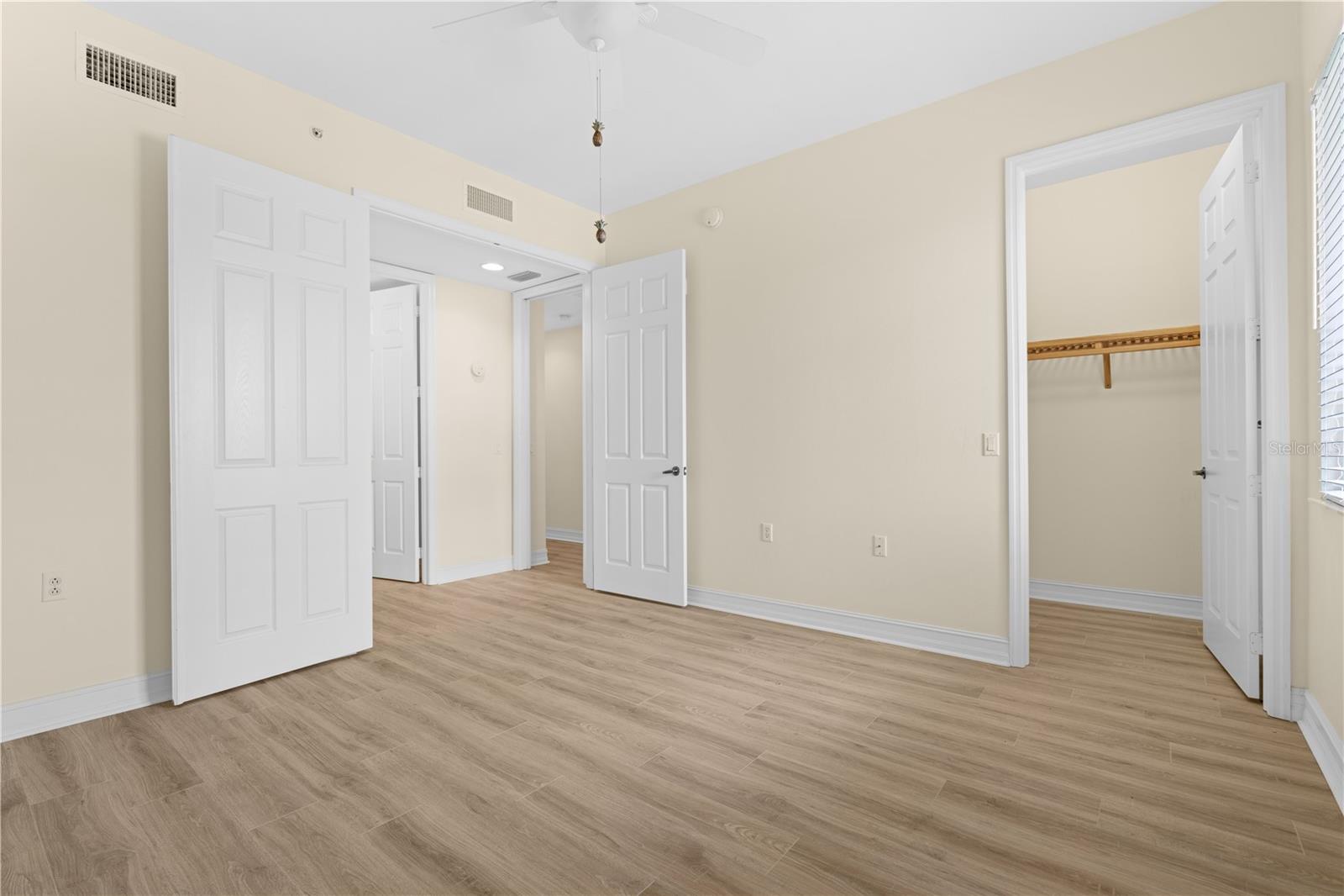 Image 38 of 59 For 89 Vivante Boulevard 8942