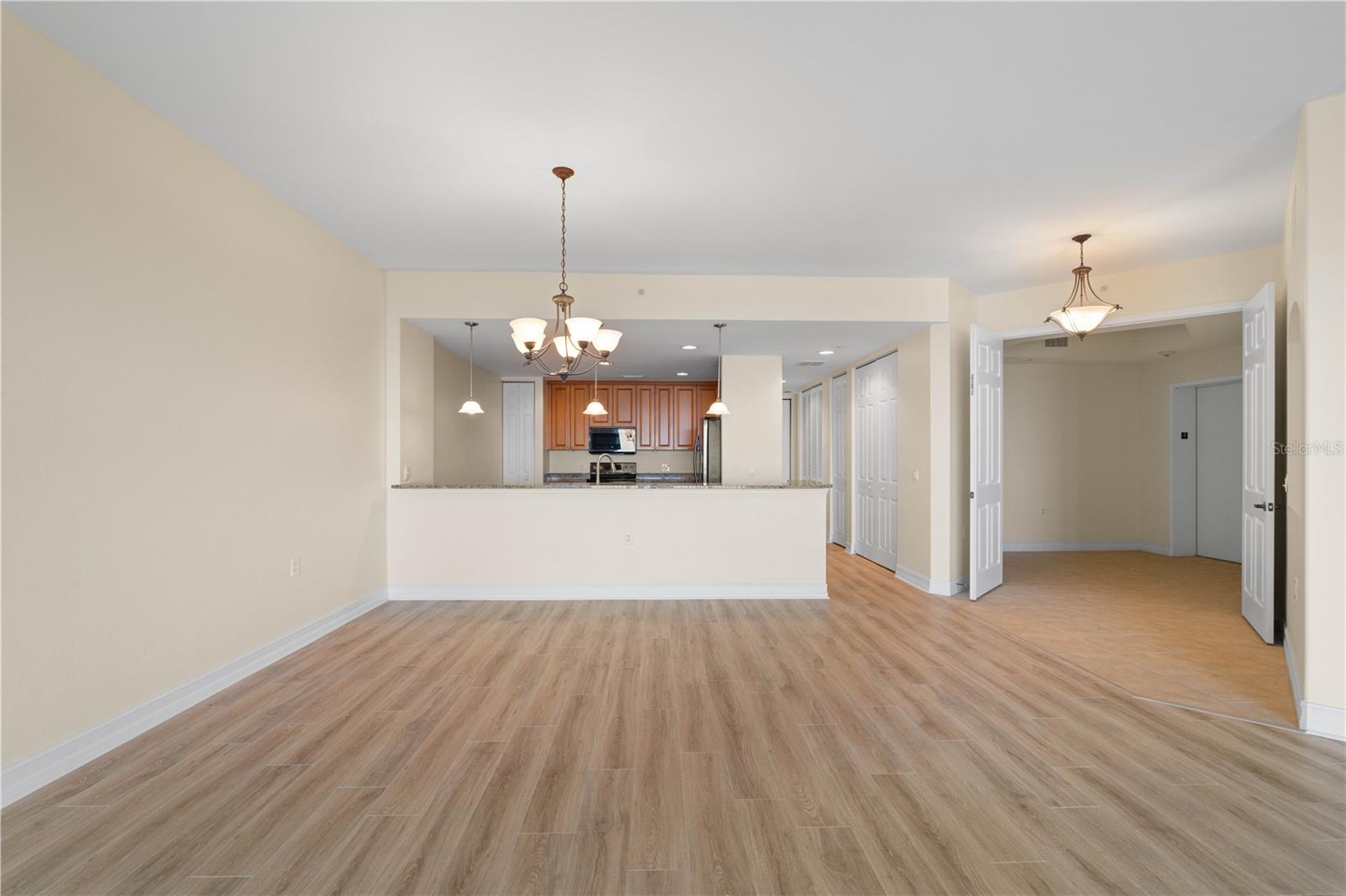 Image 5 of 59 For 89 Vivante Boulevard 8942